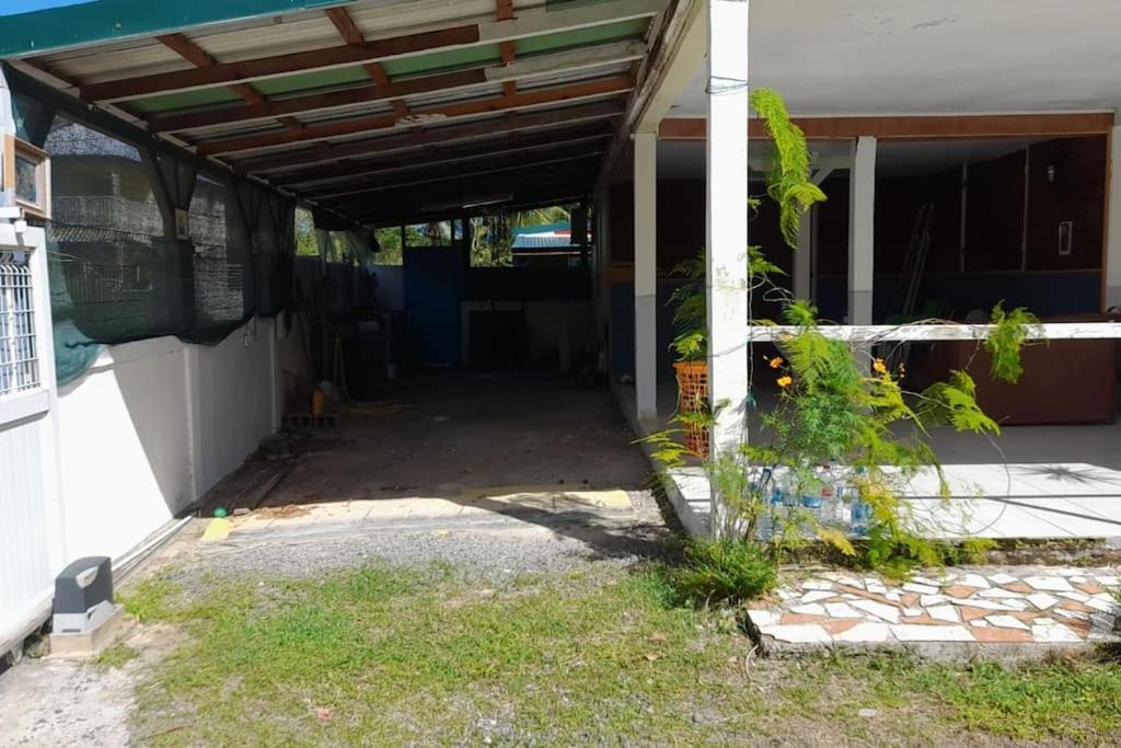 La Petite Maison, Spacieuse, Avec Jardin / Parking Sainte-Rose Extérieur photo